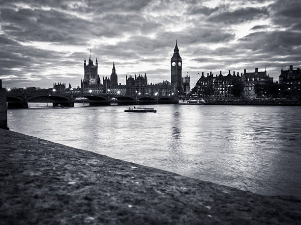 big bena, domy parlamentu, czarny & biały, londyn - london england victorian style big ben dark zdjęcia i obrazy z banku zdjęć