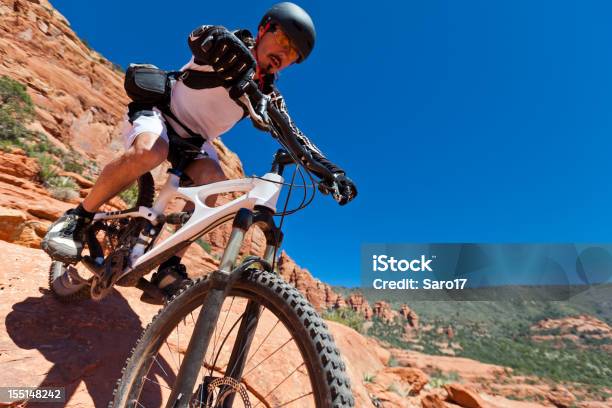 Red Rock Dół Arizona - zdjęcia stockowe i więcej obrazów Sedona - Sedona, Ameryka Północna, Bezchmurne niebo