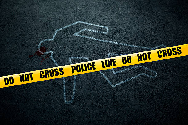 police line - crime scene chalk outline crime murder 뉴스 사진 이미지