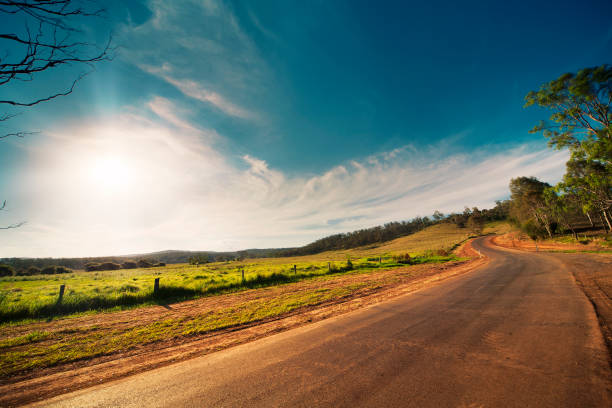 rural road - grandchester photos et images de collection