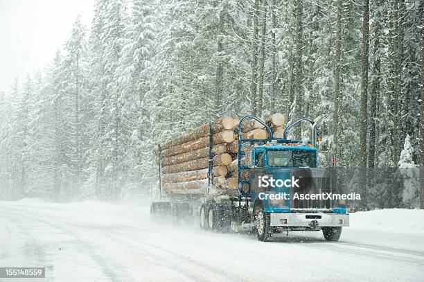 Storm Conductor Foto de stock y más banco de imágenes de Industria forestal - Industria forestal, Columbia Británica, Vía principal