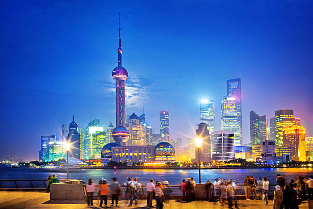 shanghai skyline - shanghai the bund china night fotografías e imágenes de stock