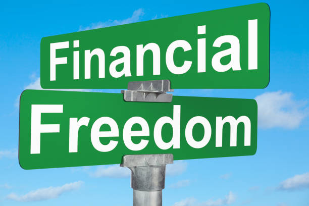 istock Financial Freedom Street Intersection Sign 155149026