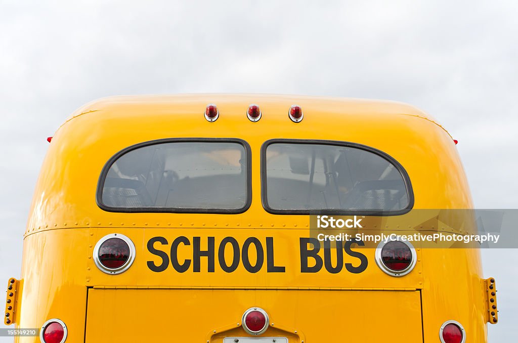 Старый Школьный автобус - Стоковые фото Школьный автобус роялти-фри