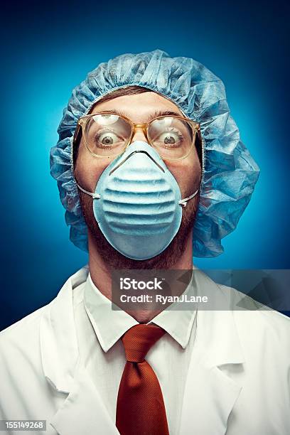 Zaskoczony Chirurg - zdjęcia stockowe i więcej obrazów Lekarz - Lekarz, Humor, Niespodzianka