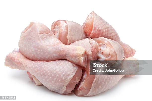 Cosce Di Pollo - Fotografie stock e altre immagini di Carne di pollo - Carne di pollo, Crudo, Coscia di pollo