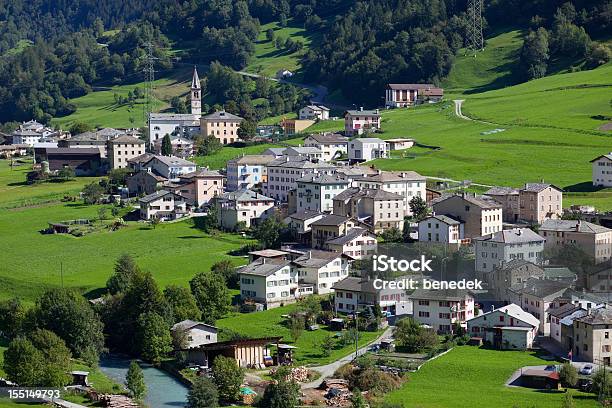 Grigioni Poschiavo Svizzera - Fotografie stock e altre immagini di Ambientazione esterna - Ambientazione esterna, Canton Grigioni, Chiesa