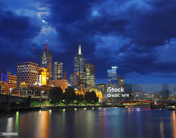 Melbourne Panoramę Z Rzeka Yarra W Pełni Księżyca Xxxl - zdjęcia stockowe i więcej obrazów Australia
