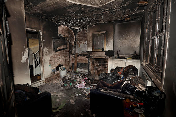 ハウスの fire - 喪失 写真 ストックフォトと画像