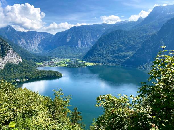 istock Mountains and lake near Hallstatt in Austria 1551510134