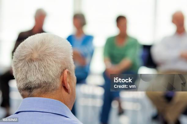 Foto de Idosos No Community Center e mais fotos de stock de Terapia de Grupo - Terapia de Grupo, Terceira idade, 55-59 anos