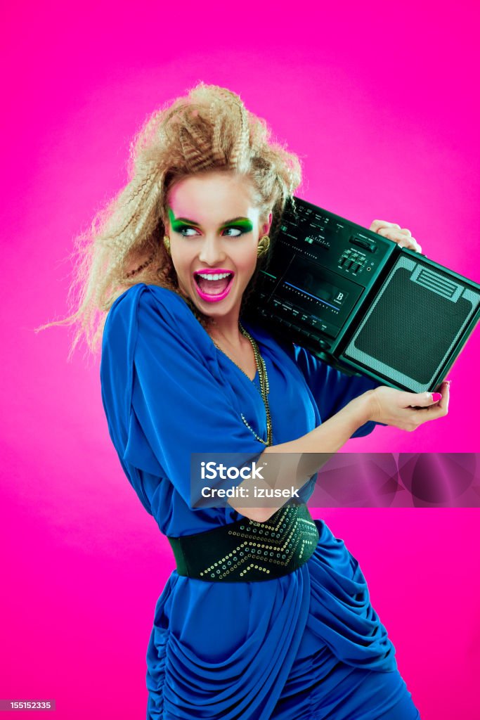 Ragazza discoteca con Boombox - Foto stock royalty-free di 1980-1989