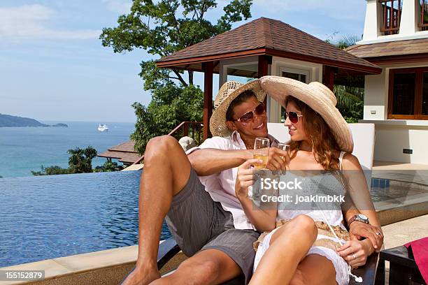 Genießen Sie Den Wein Und Sonne In Einem Tropischen Villa Stockfoto und mehr Bilder von Andamanensee