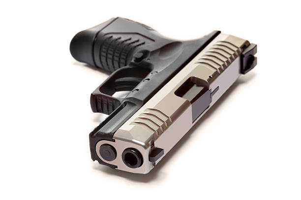 moderno semiautomatica pistola isolato su bianco - handgun foto e immagini stock