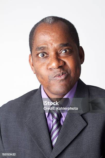 Sonriente Hombre De Negocios Americano Africano Con Un Divertido Cara Foto de stock y más banco de imágenes de Poner caras