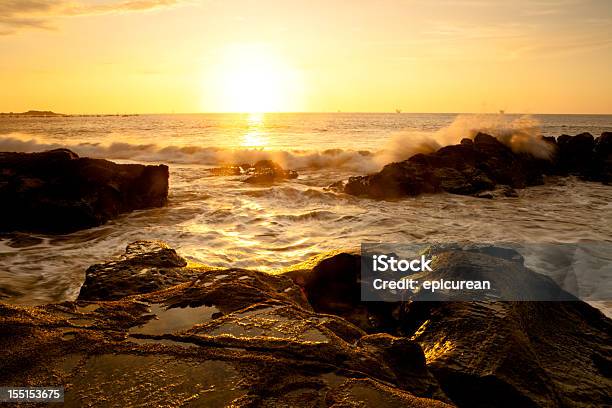 Foto de Pôr Do Sol Sobre O Oceano Pacífico No Peru e mais fotos de stock de Amarelo - Amarelo, América do Sul, Beleza natural - Natureza