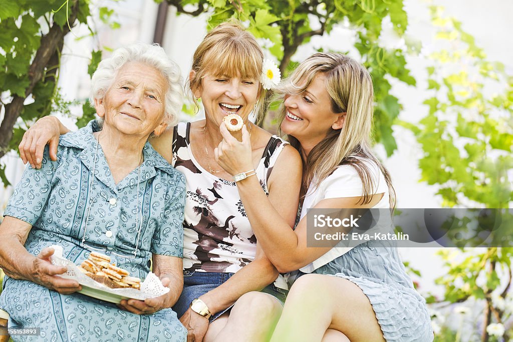 Três gerações-Retrato de uma família Alegre - Royalty-free Dia da Mãe Foto de stock