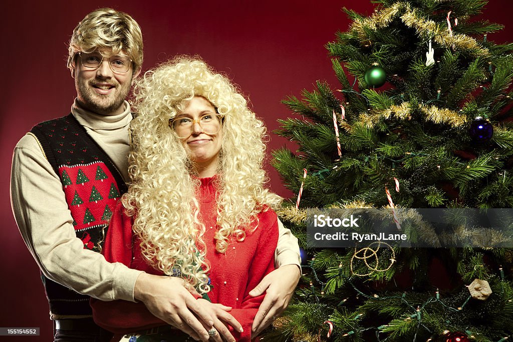 Udsæt Delegation Absolut Christmas Sweater Eighties Couple Stock Photo - Download Image Now -  1980-1989, Christmas, Couple - Relationship - iStock