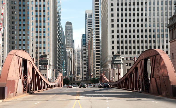 istock Famous LaSalle Street Bridge 155154793