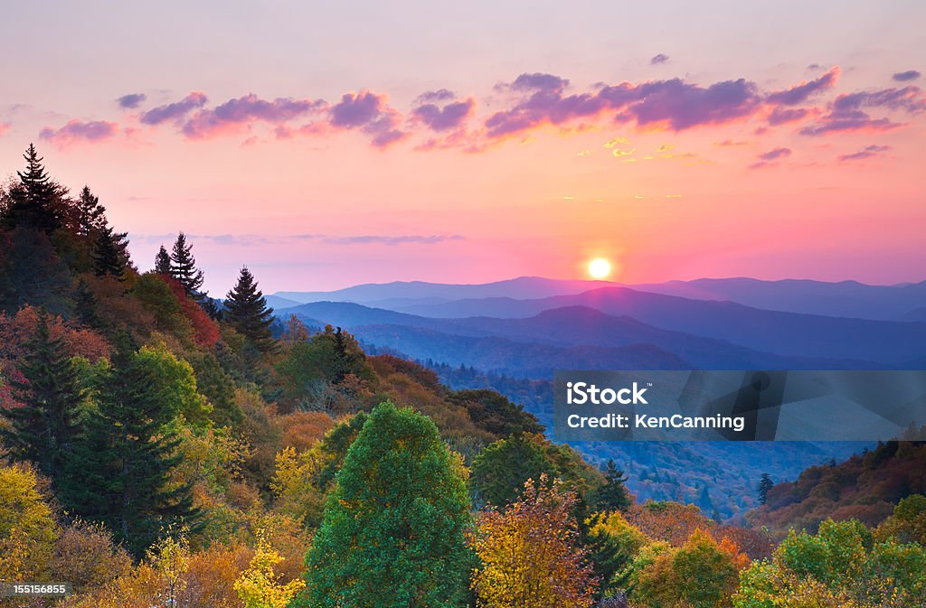 Autunno montagna alba - Foto stock royalty-free di Parco Nazionale Great Smoky Mountains