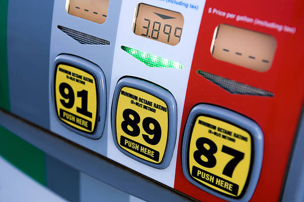 가솔린 펌프스 시 주유소 - gasoline gas station labeling fuel and power generation 뉴스 사진 이미지