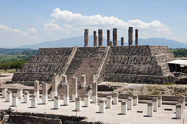 culture toltèque ruines de temples de tula, mexique - hidalgo photos et images de collection