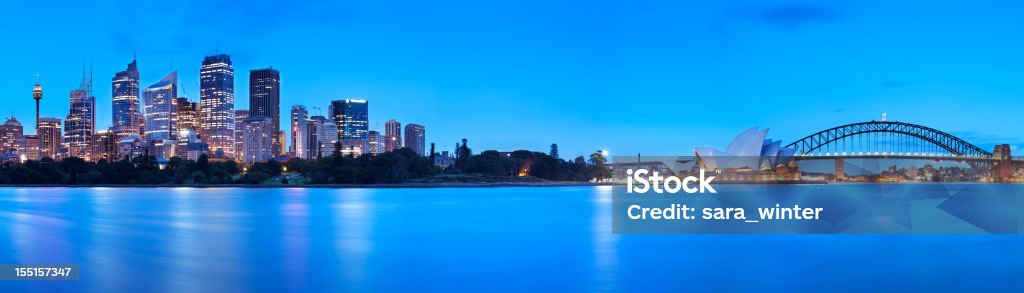 Pont Harbour Bridge de Sydney, en Australie et vue sur la ville, de nuit - Photo de Opéra de Sydney libre de droits