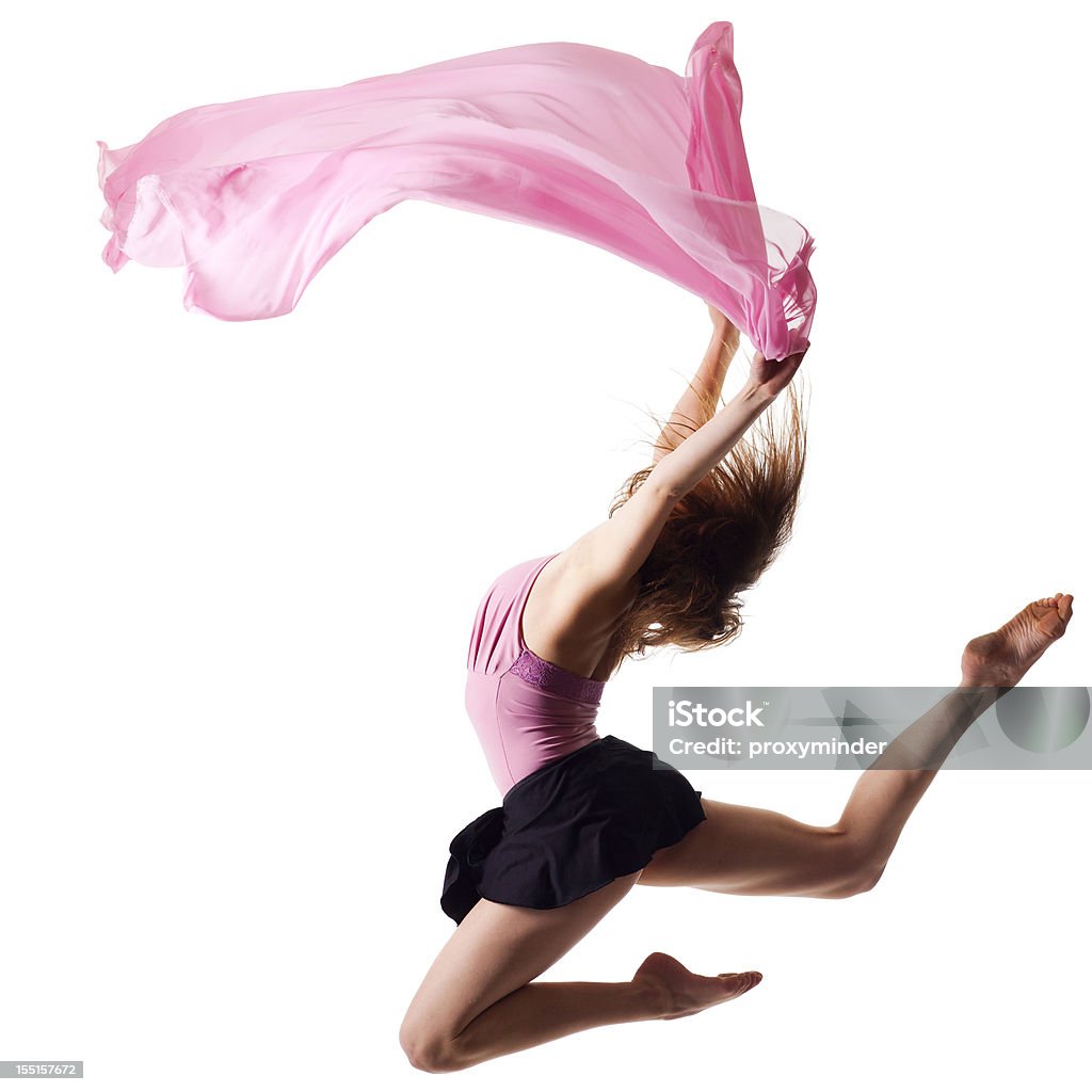 Danseur de sauter sur fond blanc avec tissu rose - Photo de Danser libre de droits