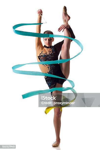 Ginasta Menina Faz Uma Parcela Em Fundo Branco - Fotografias de stock e mais imagens de Fundo Branco - Fundo Branco, Dança Moderna, De aparência caucasiana