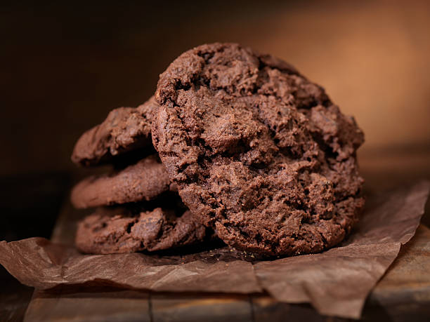 volumosa chocolate cookies - table macro still life studio shot imagens e fotografias de stock