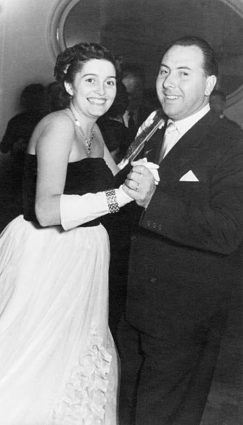 istock Couple Dancing in 1950.Black And White 155158205