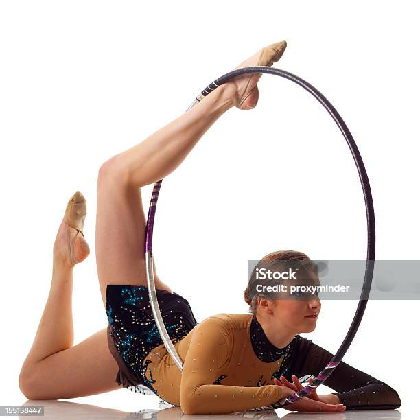 Photo libre de droit de Gymnaste Girl Avec Hula Hoop Isolé Sur Blanc banque d'images et plus d'images libres de droit de Danseur aérien - Danseur aérien, Objet ou sujet détouré, Gymnastique sportive