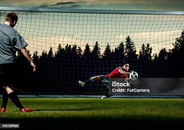 Calcio Americano - Fotografie stock e altre immagini di Calcio - Sport - Calcio - Sport, Pallone da calcio, Portiere - Posizione sportiva