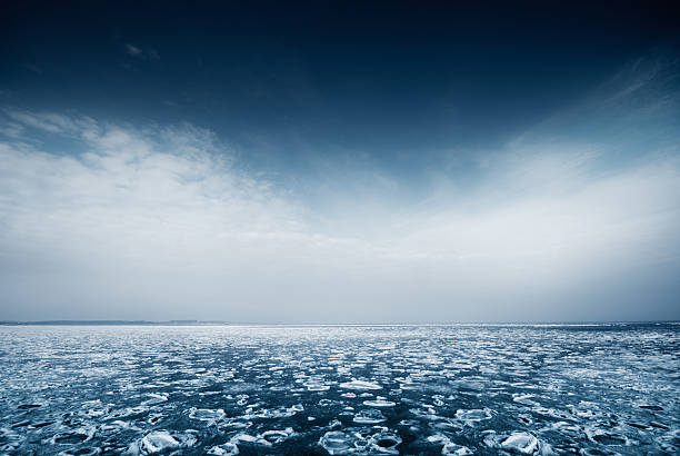 paisagem de gelo - arctic sea imagens e fotografias de stock