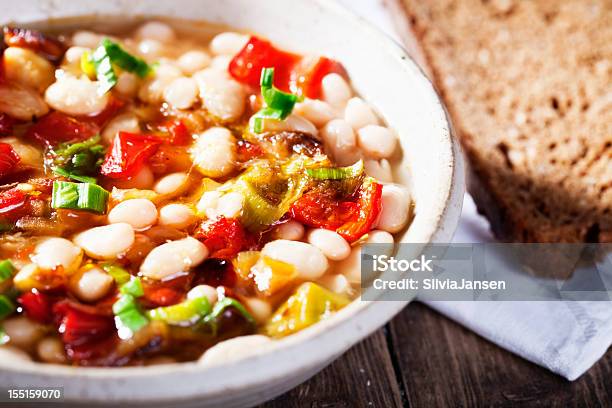 ホワイトの豆のスープ - ライマメのストックフォトや画像を多数ご用意 - ライマメ, スープ, 赤ピーマン