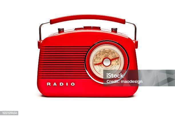 Radio Retrò Rossa Isolato Set Studio - Fotografie stock e altre immagini di Radio - Radio, Stile retrò, Sfondo bianco