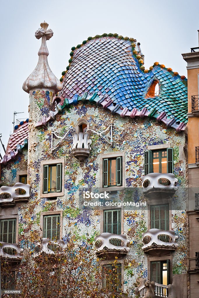 Casa Batllò Fachada Fachada, Antoni Gaudì en Barcelona - Foto de stock de Palacio libre de derechos