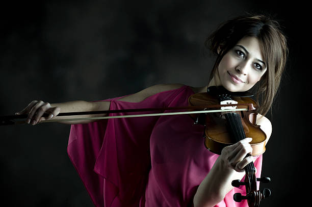 violinista - classical chamber fotografías e imágenes de stock