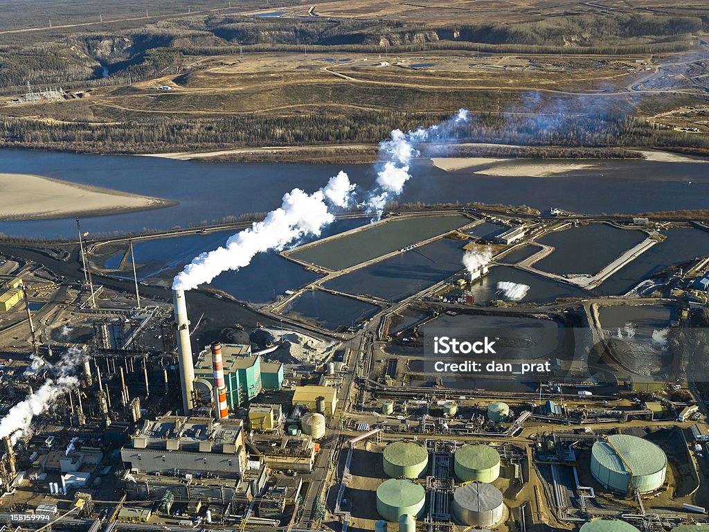 Raffineria di petrolio foto aerea - Foto stock royalty-free di Edmonton