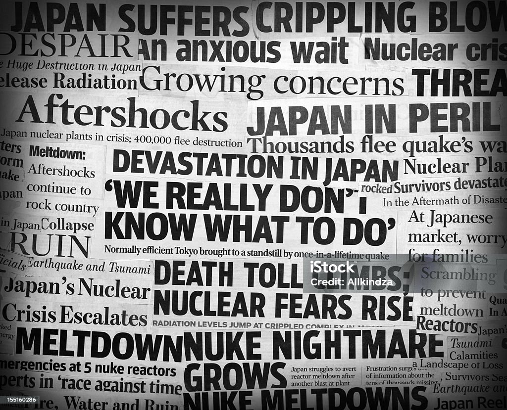 Japon tremblement de terre titre collage de deux - Photo de Image en noir et blanc libre de droits