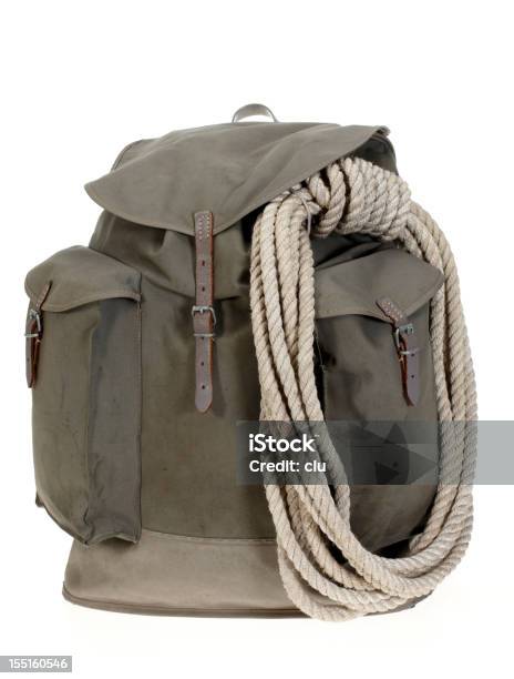 Vintage Montanhismo Mochila Com Corda De Escalada - Fotografias de stock e mais imagens de Mochila - Saco - Mochila - Saco, Caminhada, Exército