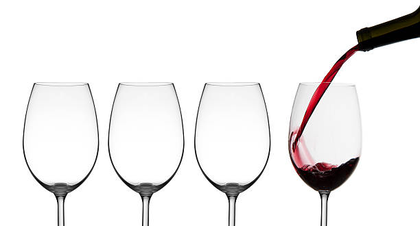 와인 글라스잔 - wine wineglass red wine pouring 뉴스 사진 이미지