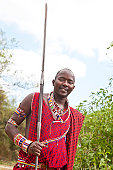 junge-maasai-krieger-mit-speer-in-porini-kenia.jpg?b=1&s=170x170&k=20&c=Ir6r1CocD9IZhoCEwffHFhCyQbylNjVV6HW8v3uiX5s=