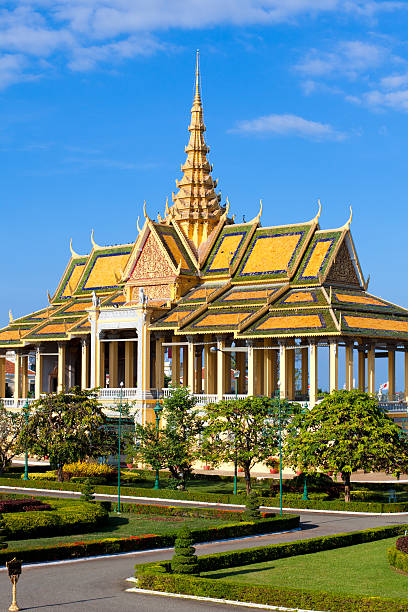 pagoda d'argento e grande palazzo reale di phnom penh - stupa royal stupa local landmark national landmark foto e immagini stock