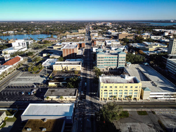istock Downtown Lakeland Florida 1551721664