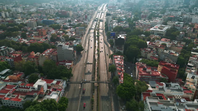 Traffic at Viaducto Avenue, Mexico City