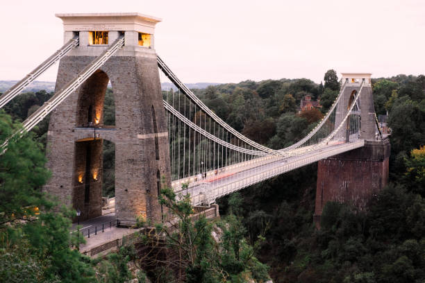 istock Clifton Suspension Bridge, Avon At Dusk 1552053774
