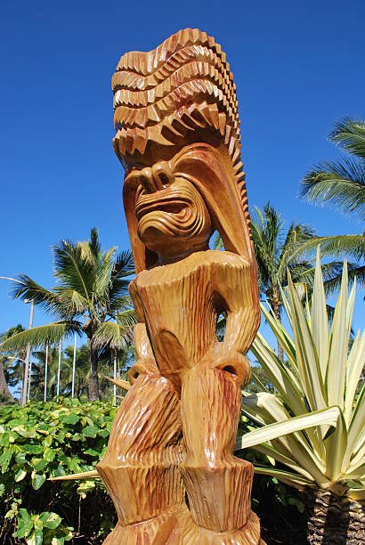 ポリネシアの「ティキ」のアイドルの神 - polynesian artefacts ストックフォトと画像