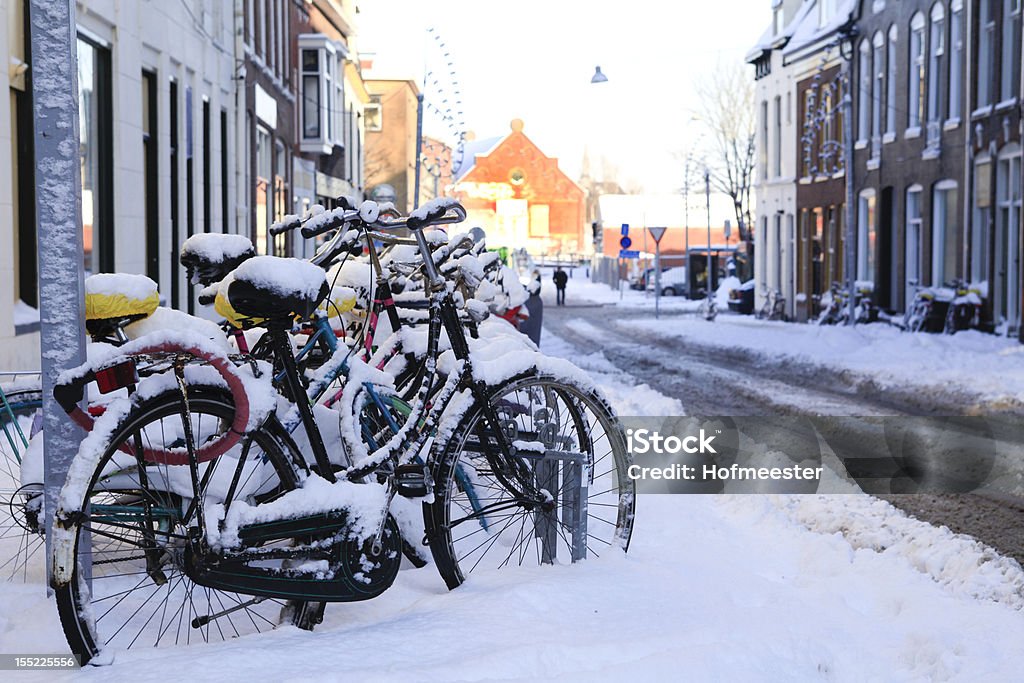 Fahrräder im Schnee - Lizenzfrei Begraben Stock-Foto