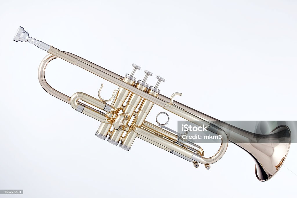 Золотой Trumpet изолированные на белом - Стоковые фото Без людей роялти-фри